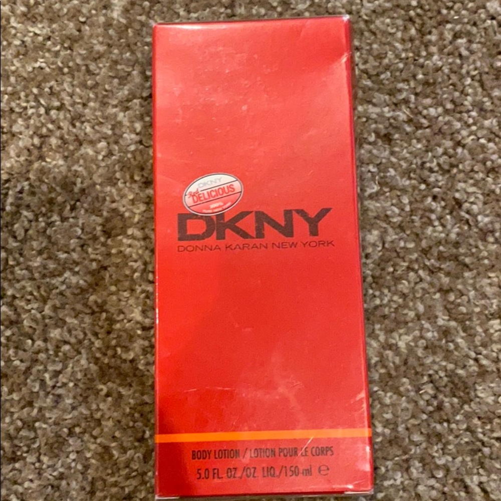 DKNY body lotion